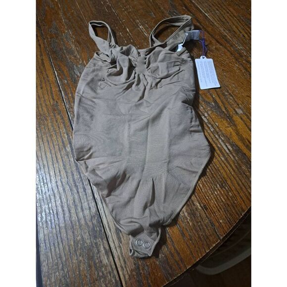 New M-L Fabletics Yitty Moody Bitc Taupe Nearly Naked Shaping Thong Bodysuit NWT - Picture 7 of 8